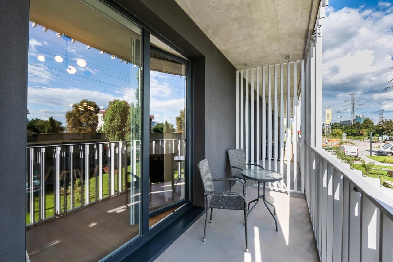 Wola Marble Apartment Varsavia Esterno foto