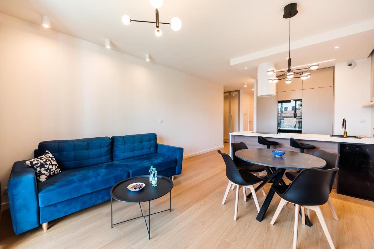 Wola Marble Apartment Varsavia Esterno foto