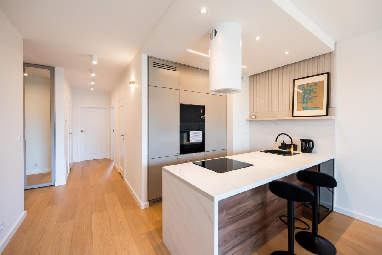 Wola Marble Apartment Varsavia Esterno foto